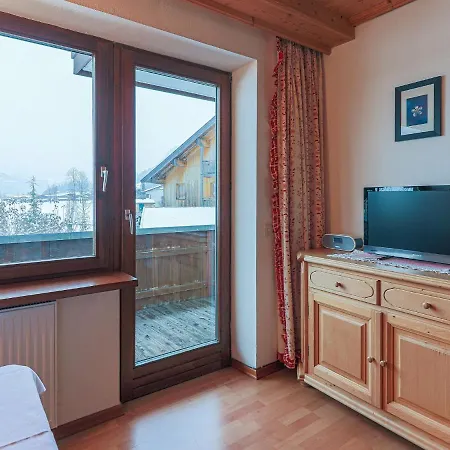 Апартаменты Inviting Chalet In Near Centre